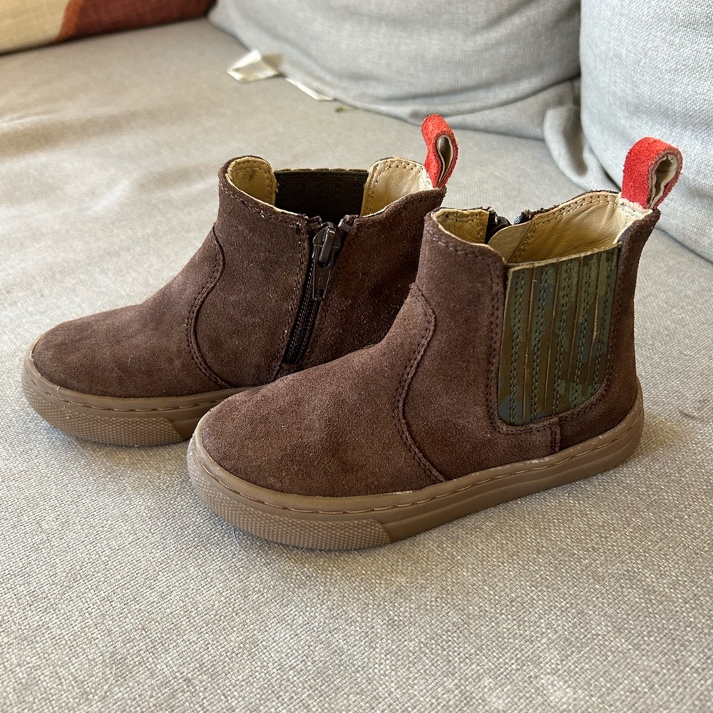 Mini Boden suede boots